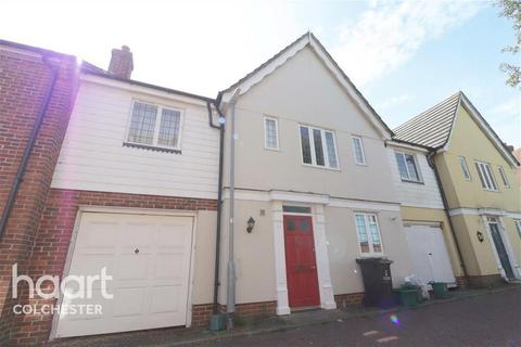 3 bedroom terraced house to rent, The Hythe