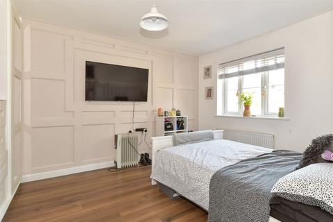 32a Moat Lane, Lower Upnor, Rochester, ME2 4GP