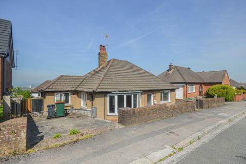 2 bedroom detached bungalow to rent, Old Hill Crescent, Christchurch, NP18
