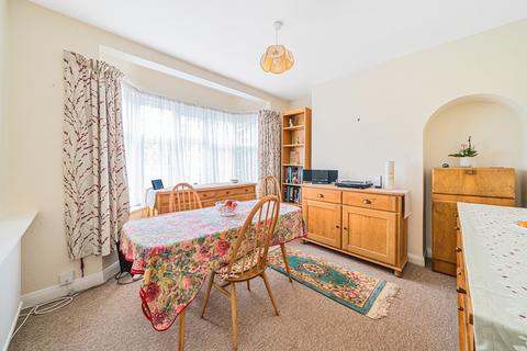 135 Wolsey Drive, Kingston Upon Thames, KT2 5DR