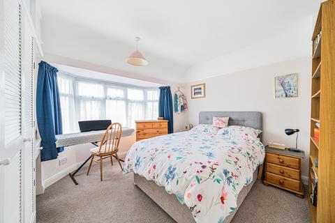 135 Wolsey Drive, Kingston Upon Thames, KT2 5DR