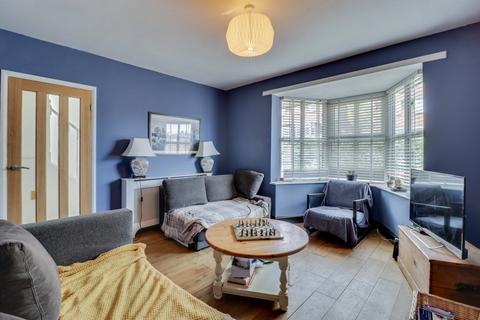 7 Cockshott Close, Armley, Leeds, LS12 2RJ