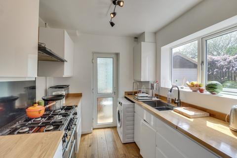 7 Cockshott Close, Armley, Leeds, LS12 2RJ