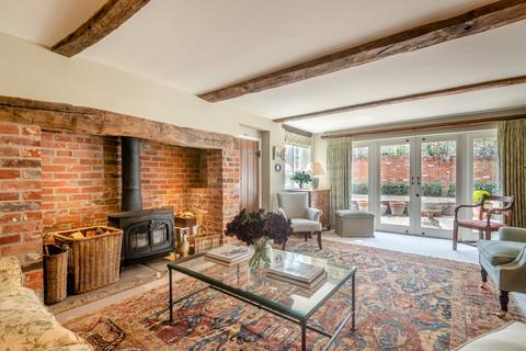 4 bedroom end of terrace house for sale, High Street, Odiham, Hook, Hampshire