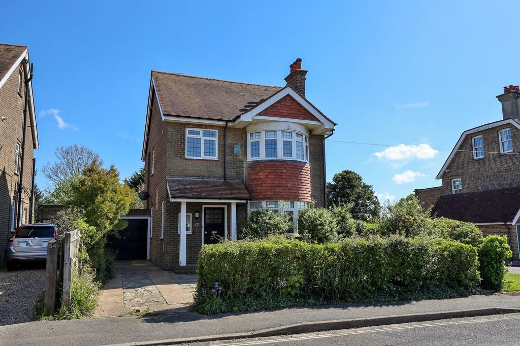 Crescent Road, Burgess Hill, RH15 3 bed detached house for sale £600,000