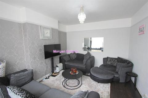 6 bedroom terraced house to rent, East Ham E6