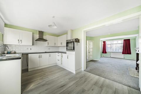 69 Rydens Way, Woking, GU22 9DG