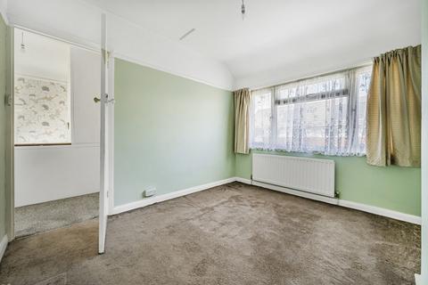 69 Rydens Way, Woking, GU22 9DG