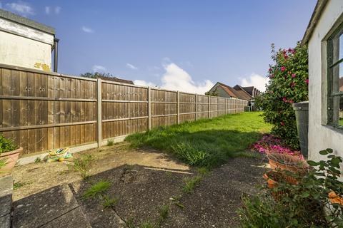 69 Rydens Way, Woking, GU22 9DG