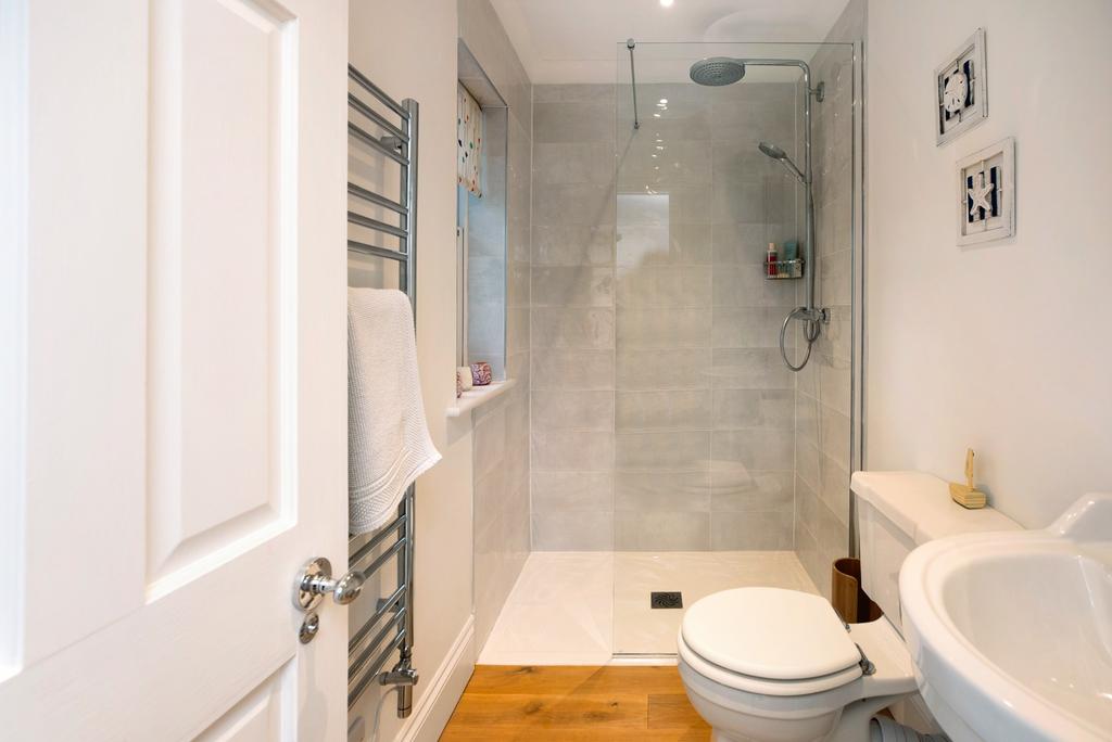 Ensuite shower room