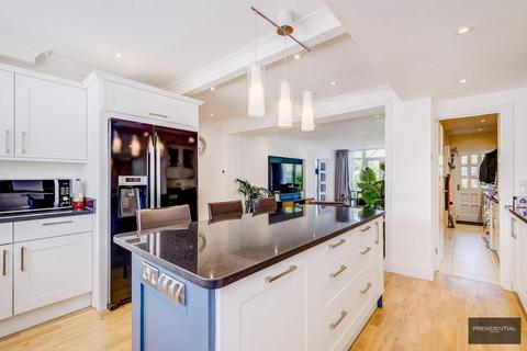 2 The Uplands, Loughton, IG10 1NH