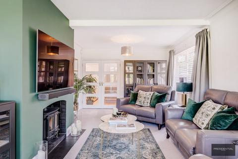 2 The Uplands, Loughton, IG10 1NH