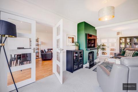2 The Uplands, Loughton, IG10 1NH