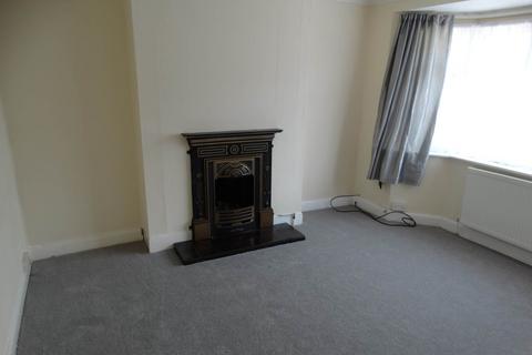 3 bedroom end of terrace house to rent, Queens Road, Eastbourne