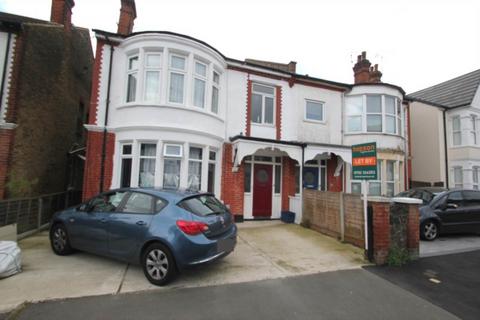 2 bedroom flat for sale, Elderton Road, Westcliff On Sea