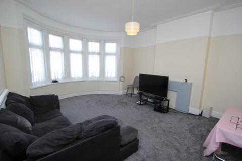 2 bedroom flat for sale, Elderton Road, Westcliff On Sea