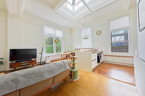 2 bedroom apartment to rent, Bow Road, London, E3