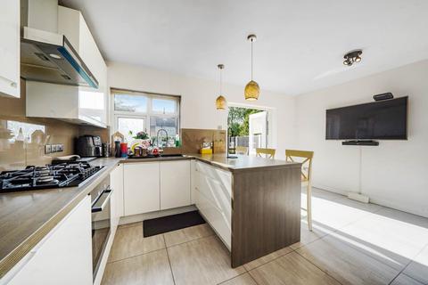 3 bedroom end of terrace house for sale, Grafton Road, Becontree Heath, RM8 3QA