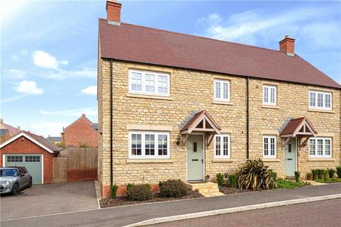 3 bedroom semi-detached house for sale, Tanters Road, Towcester, Northamptonshire, NN12