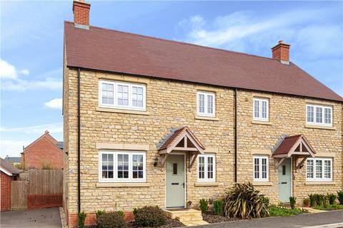 3 bedroom semi-detached house for sale, Tanters Road, Towcester, Northamptonshire, NN12
