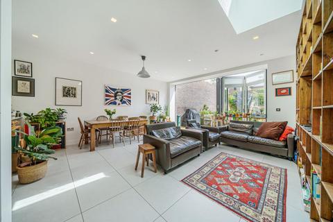 4 bedroom semi-detached house for sale, Grand Avenue, Muswell Hill