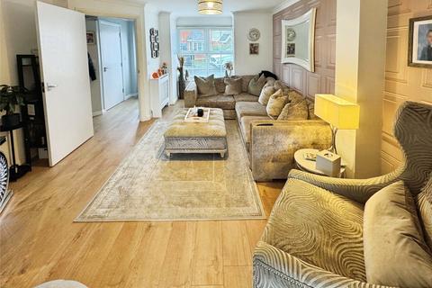3 bedroom end of terrace house for sale, Peake Avenue, Kirby Cross, Frinton-on-Sea