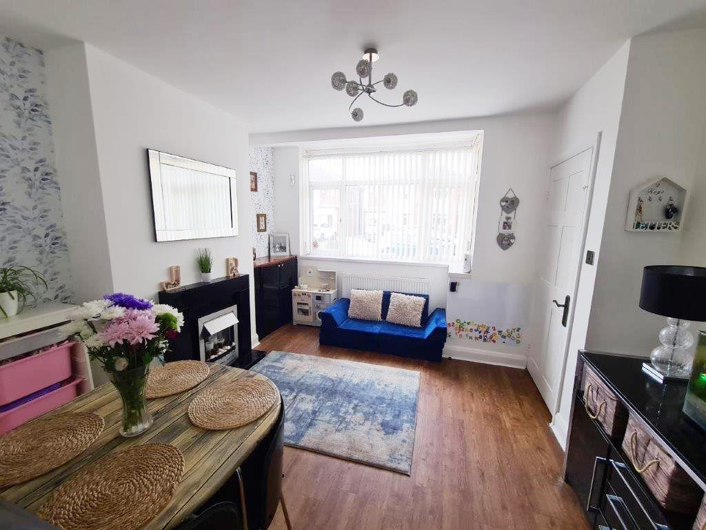 Ashley Road, Droylsden 3 bed semidetached house for sale £230,000