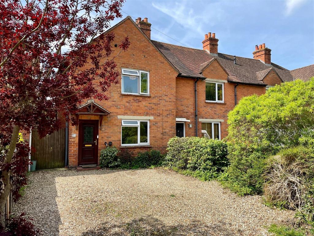 Lambourn Road, Newbury RG20 3 bed end of terrace house for sale £390,000