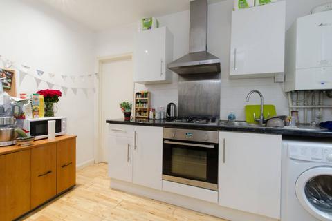 3 bedroom flat to rent, Kingston Road, South Wimbledon, London, SW19