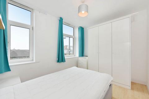 2 bedroom flat for sale, Hartington Road, London