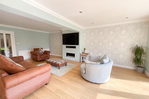 22 Broadlands, Benfleet, SS7 3BD