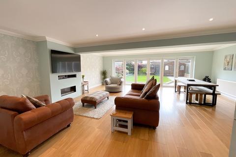 22 Broadlands, Benfleet, SS7 3BD
