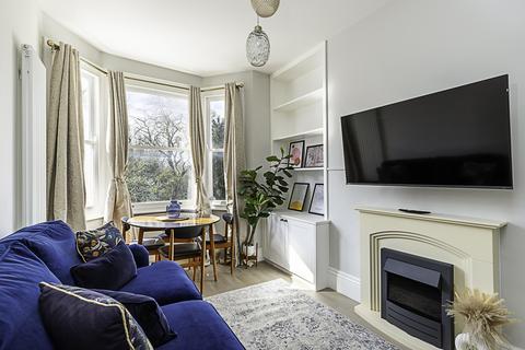 2 bedroom flat to rent,  Fulham Palace Road, London SW6