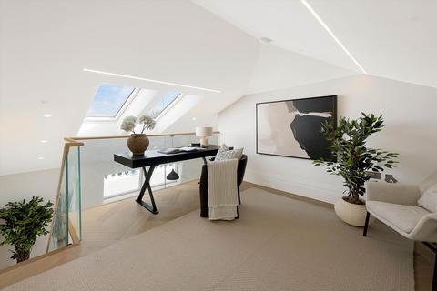 Flat 1, 26 Redcliffe Gardens, London, SW10 9HA