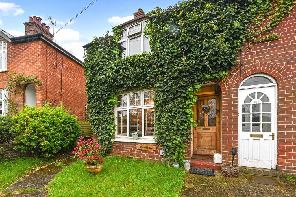 Headley Road, Liphook, Hampshire 2 bed end of terrace house for sale