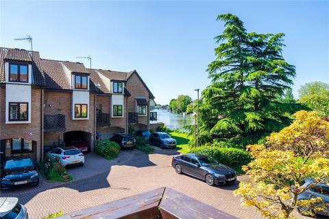 4 bedroom terraced house for sale, Albany Mews, Surrey KT2