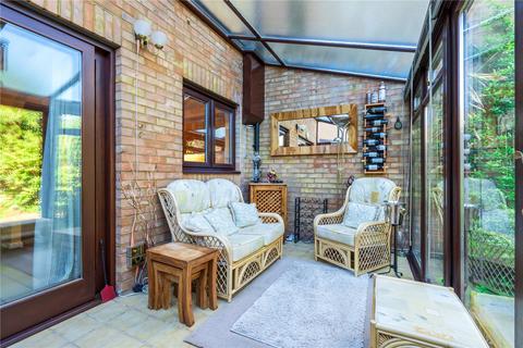 25 Albany Mews, Kingston Upon Thames, KT2 5SL