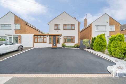 4 bedroom detached house for sale, Meadow Lane, Neston CH64