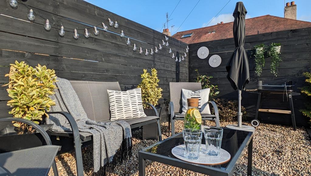 Parkhead Terrace, Edinburgh, EH11 2 bed flat for sale £165,000