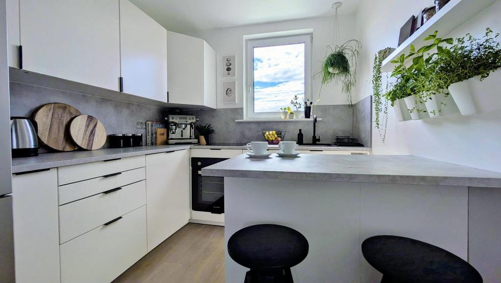 Parkhead Terrace, Edinburgh, EH11 2 bed flat for sale £165,000