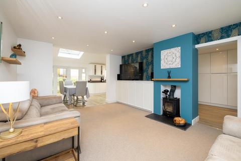 3 bedroom semi-detached house for sale, Banbury,  Oxfordshire,  OX16