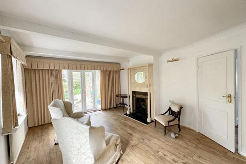 2 bedroom detached bungalow to rent, Glentrammon Close, Orpington BR6