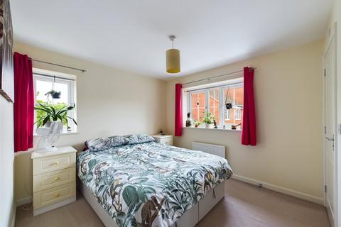 39 Diamond Jubilee Close, Gloucester, GL1 4LR