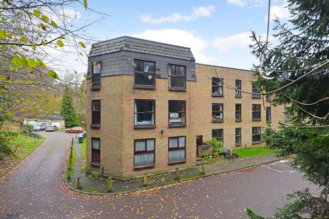 48 Chapel Fields, Godalming, GU7 2BX