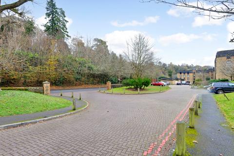 48 Chapel Fields, Godalming, GU7 2BX