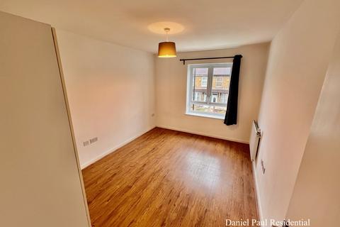 1 bedroom flat for sale, Featherstone Road
