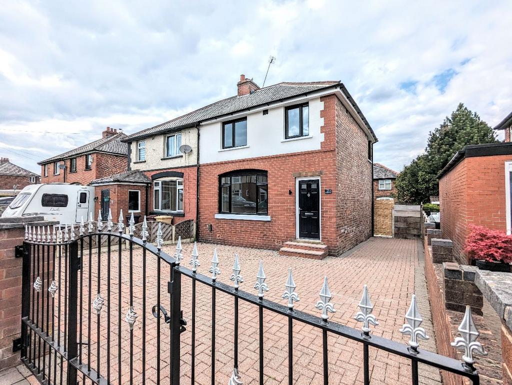 Springfield Road, Kearsley, Bolton 3 bed semidetached house £199,950