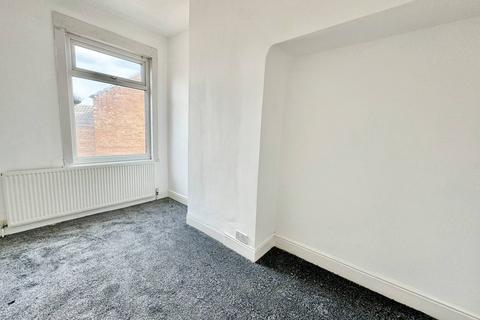 3 bedroom terraced house to rent, Ayresome Street, Middlesbrough TS1