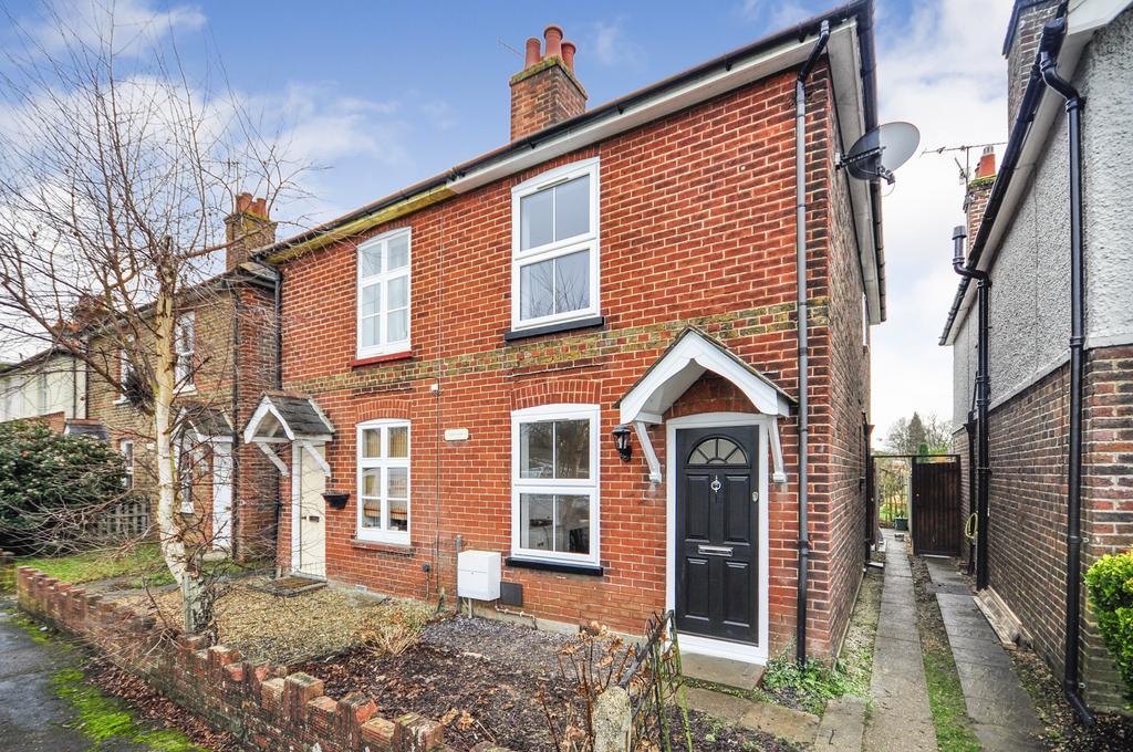 Oakdene Road, Peasmarsh, Guildford... 2 bed semidetached house £