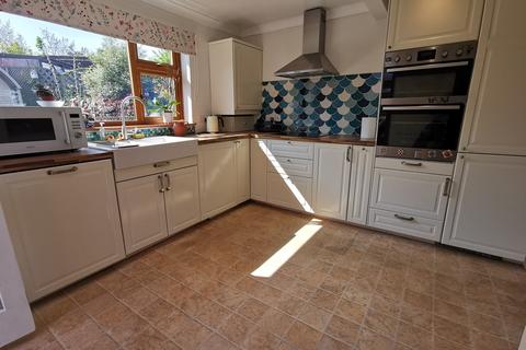 2 bedroom detached bungalow for sale, Park Drive, Worlingham, Beccles